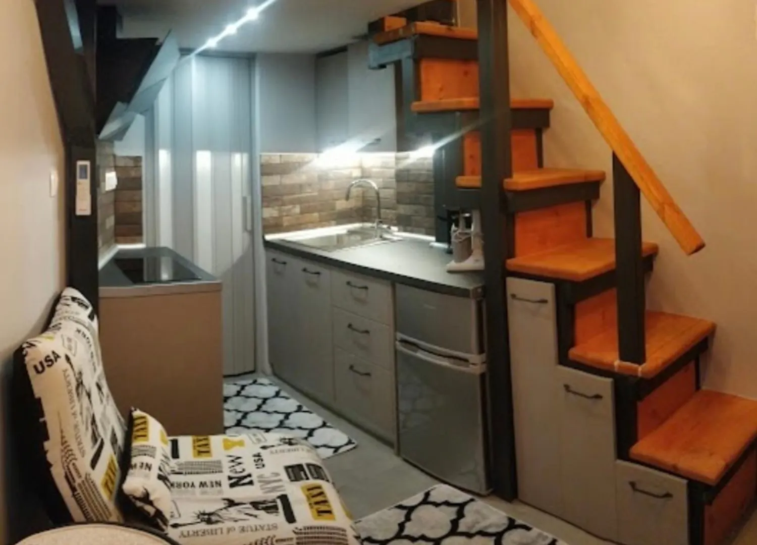 Youth Loft In Ano Poli Салоники